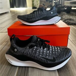 Nike Black and White Athletic Shoes